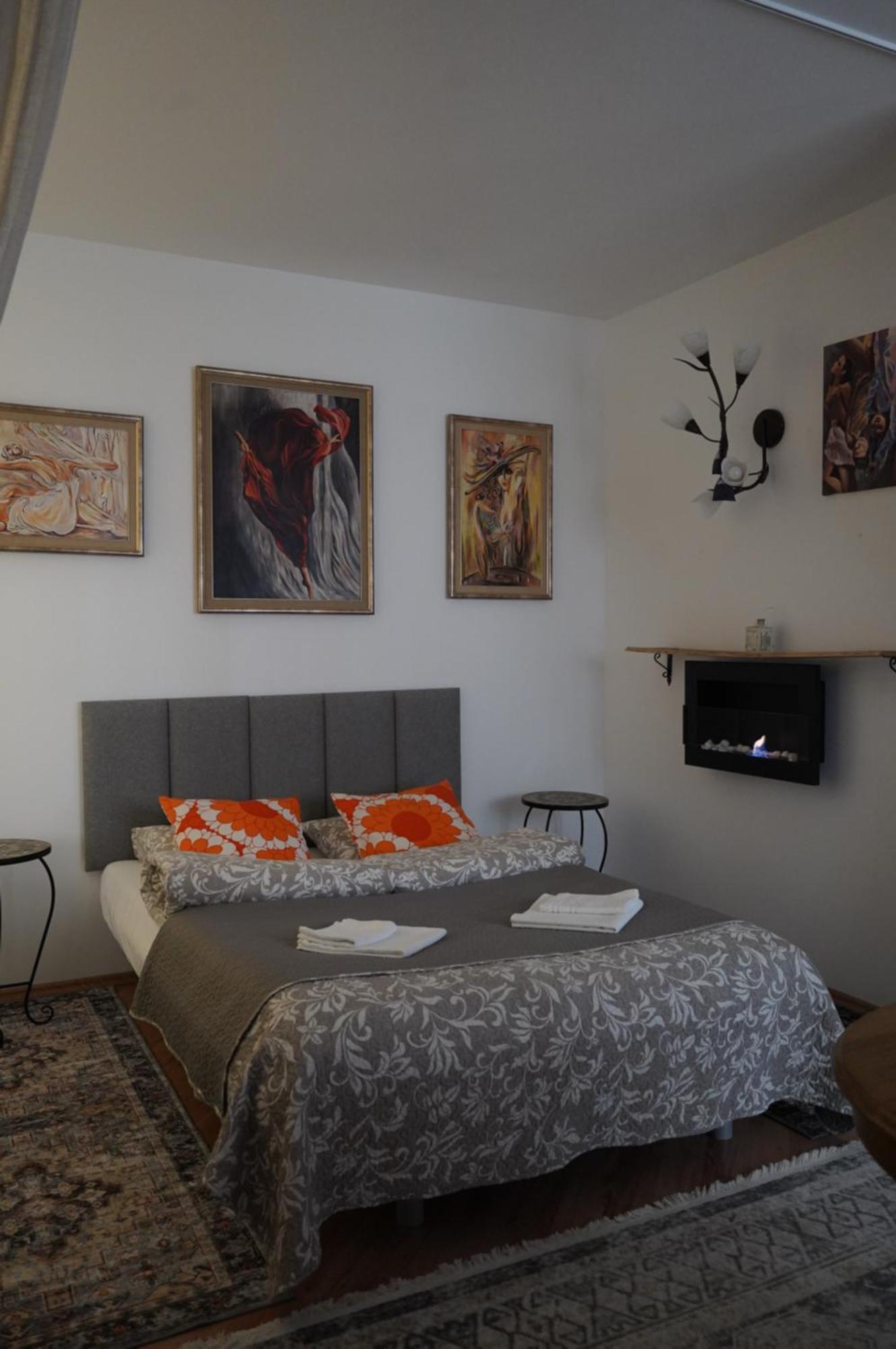 Apartament Lumiere *