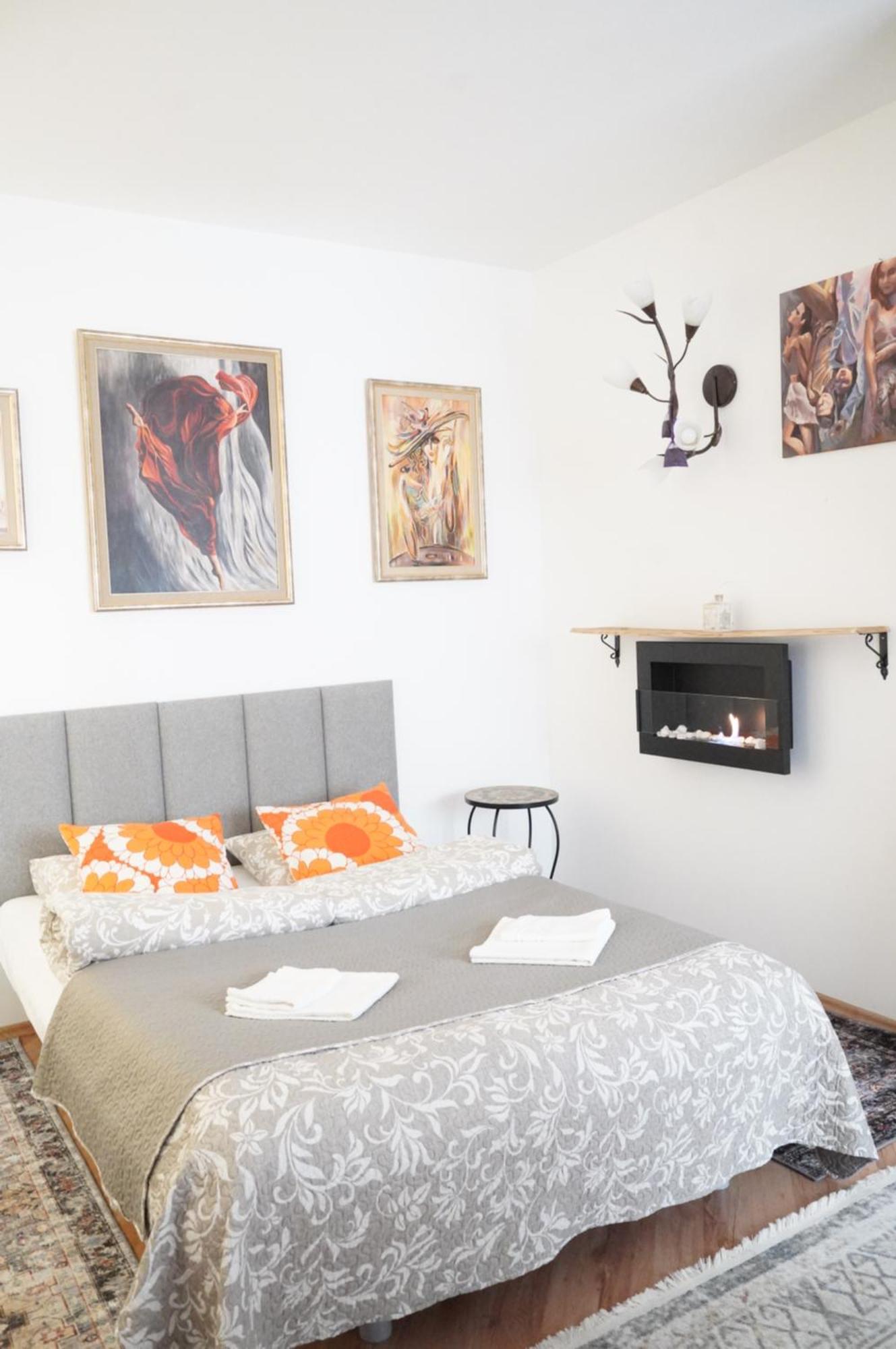 Lumiere Apartment *